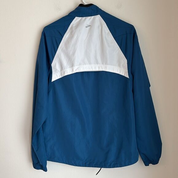 Brooks Women’s windbreaker lightweight running jacket performance wear small EUC - Picture 11 of 11